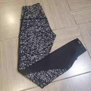 Lululemon Mesh Run Tights - black and white